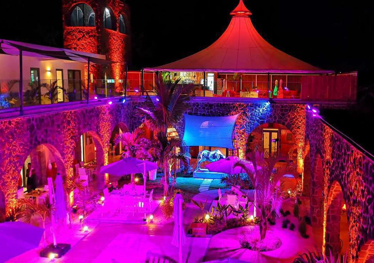 Hacienda Plaza Hotel Pereybere Beach Exterior photo