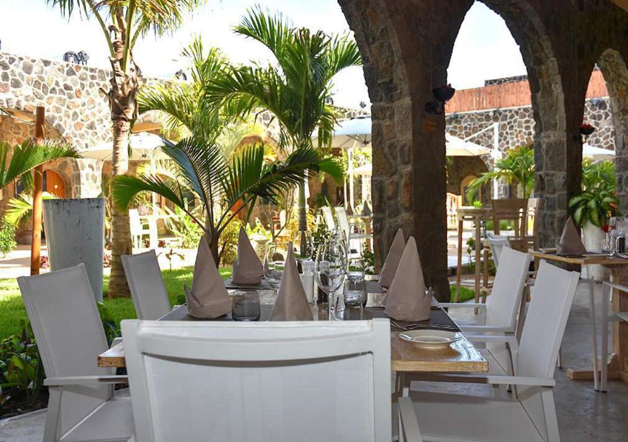 Hacienda Plaza Hotel Pereybere Beach Exterior photo
