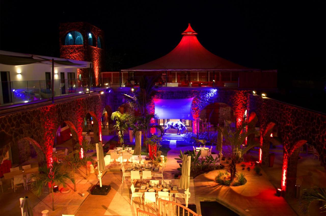 Hacienda Plaza Hotel Pereybere Beach Exterior photo