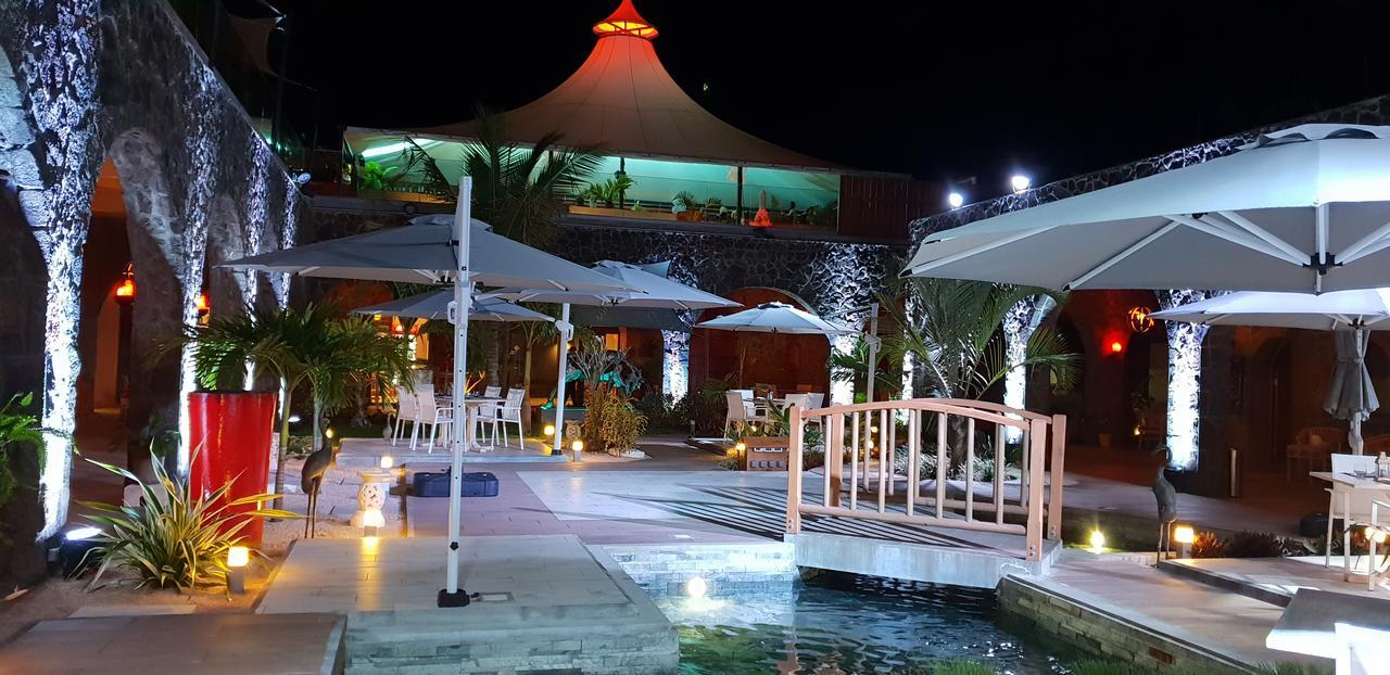Hacienda Plaza Hotel Pereybere Beach Exterior photo